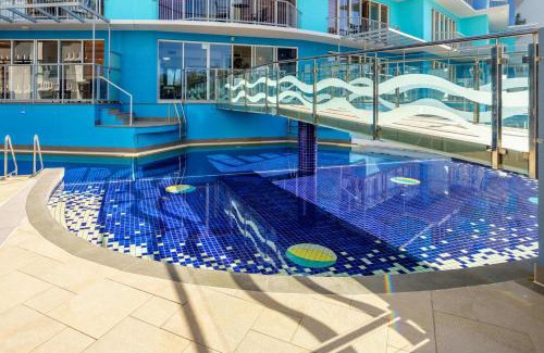 Kings Beach Apartment | Oceanfront Views at Rolling Surf Resort