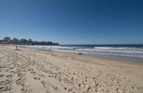 Kings Beach Apartment | Oceanfront Views at Rolling Surf Resort