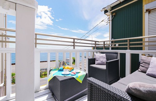 Yokosuka House | Oceanfront Villa Hale Kahakai