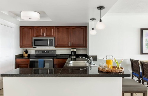 Estate Bakkero Resort | Oceanside - 2 Bedroom - Marriott's Frenchman's Cove - Full Resort Access