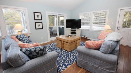 Tuckahoe House | Oceanside, Private Pool, Walking distance to town of Duck, Foosball, T3, Bella Vita