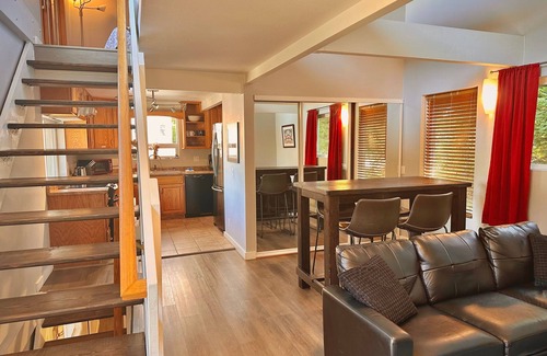 Port Orford House | Oceanview Retreat – Walk to Beach, Dog-Friendly