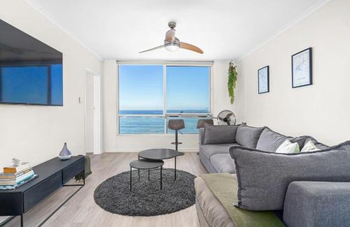Strand Apartment | Odeon Towers 808