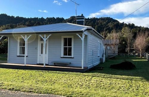 Ohakune Ski Chalet | Ohakune Junction Chalet - 200m from the Powder Keg