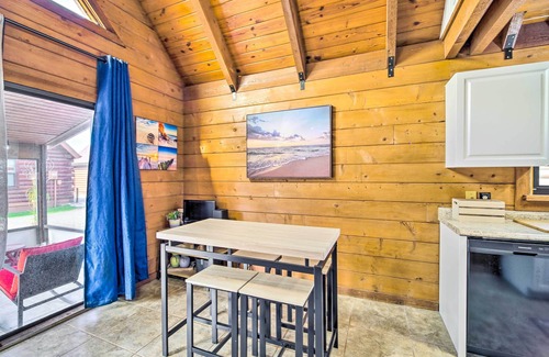 Okeechobee Cabin | Okeechobee Cabin in Waterfront Community w/Dock!