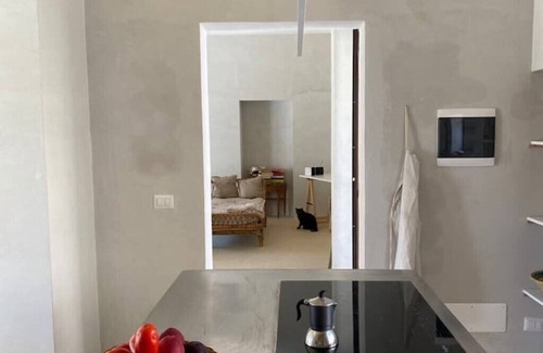 Vernole House | Old courtyard house in the village