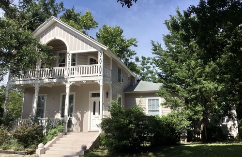 Old East Hill House | Old East Hill Hideaway