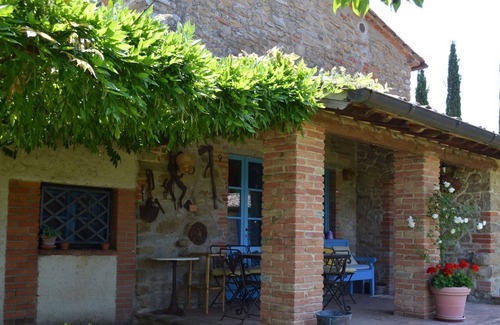 Monte San Savino House | old farmhouse with dependance and swimming pool situated on the outskirts of Monte San Savino