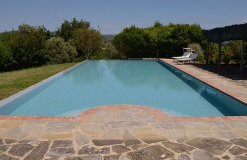 Monte San Savino House | old farmhouse with dependance and swimming pool situated on the outskirts of Monte San Savino