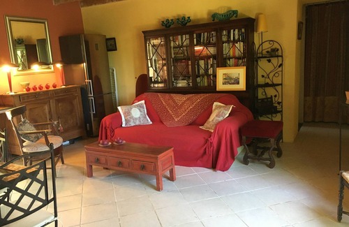 Arcambal Cottage | Old house in lush greenery on the road to St Cirq Lapopie