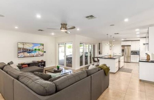 Scottsdale Highlands House | Old Town Heated Pool Hot Tub Putting Green