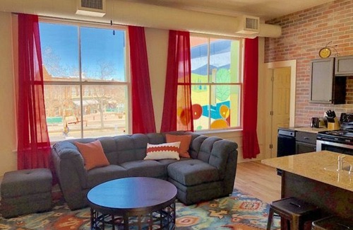 Old Town Apartment | OLD TOWN LOFT OVERLOOKING OLD TOWN SQUARE! Walk to it ALL! BRAND NEW/BEST PRICED