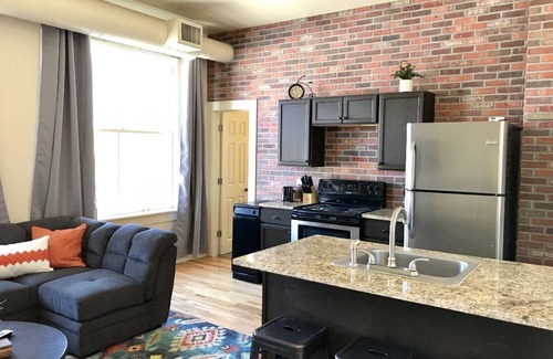 Old Town Apartment | OLD TOWN LOFT OVERLOOKING OLD TOWN SQUARE! Walk to it ALL! BRAND NEW/BEST PRICED