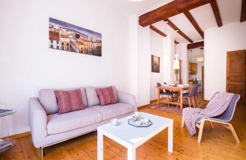 La Seu Apartment | Old Town Plaza Negrito by Nomad Host