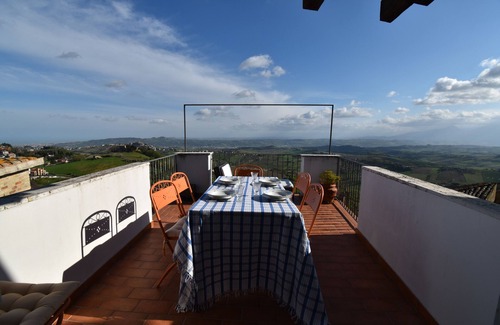 Acquaviva Picena House | Olli Palace - medieval building