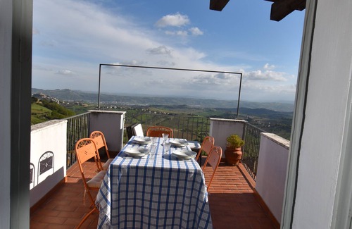 Acquaviva Picena House | Olli Palace - medieval building