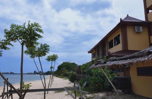 Jepara House | Omah Laut Bondo Jepara - by the beach, direct view of the sea, great base for water sports