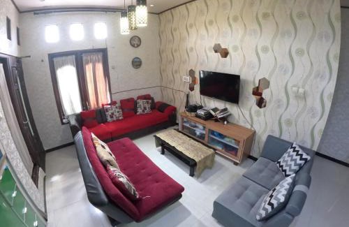 Banguntapan House | Omah Wirokerten Syariah Homestay Jogja
