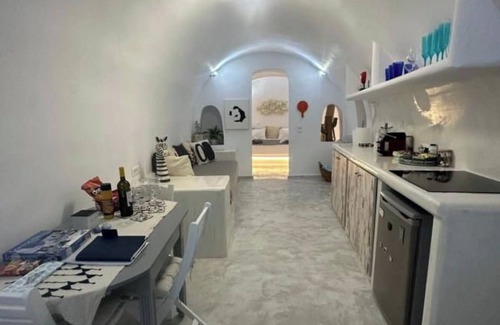 Messaria House | On Santorini, in the center of the island at Messaria a typical Cycladic house