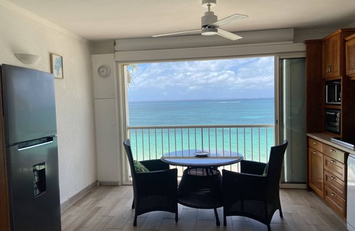 Grand Case Apartment | ON THE BEACH/AMAYSING VIEW!FEET IN THE SAND