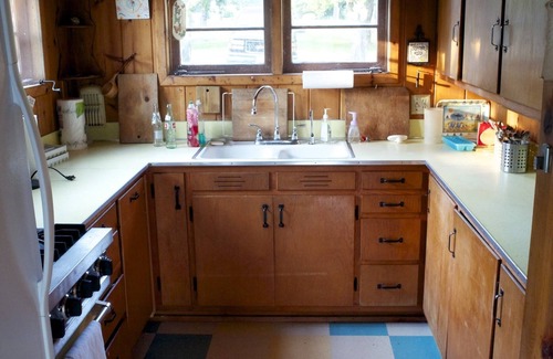 Lake Ripley Cabin | On the water! Rain guarantee. Boat lift. AC. Pontoon boat, SUP's, Kayaks, canoe.