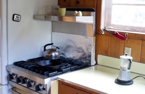 Lake Ripley Cabin | On the water! Rain guarantee. Boat lift. AC. Pontoon boat, SUP's, Kayaks, canoe.