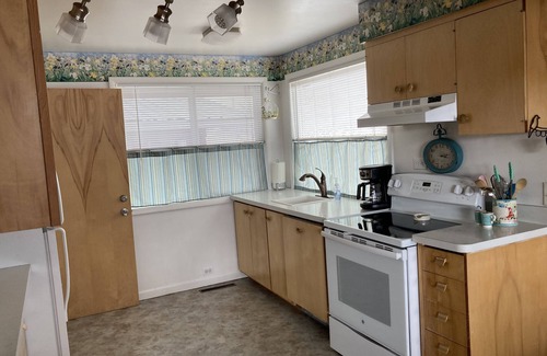 Kalispell House | "On the Way" to Montana beauty: Glacier Park, Ski resorts, Flathead lake & more!