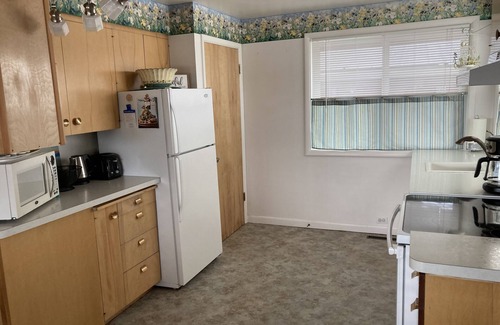 Kalispell House | "On the Way" to Montana beauty: Glacier Park, Ski resorts, Flathead lake & more!