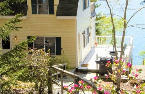 Harpswell House | On Top of the Sea North Harpswell House