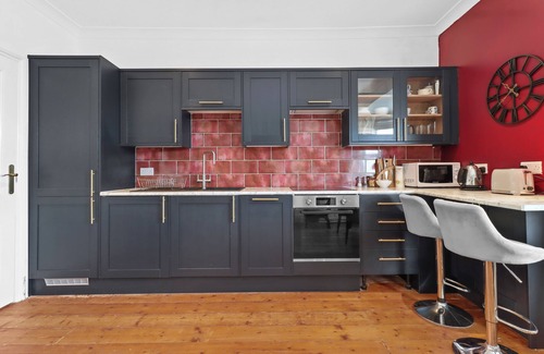 Eastbourne House | One Bed Pied a Terre by the Sea