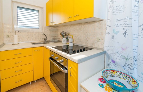 Necujam Apartment | One bedroom apartment with terrace and sea view Nečujam, Šolta (A-16729-a)