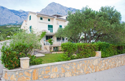 Promajna Apartment | One bedroom apartment with terrace Promajna, Makarska (A-2588-c)