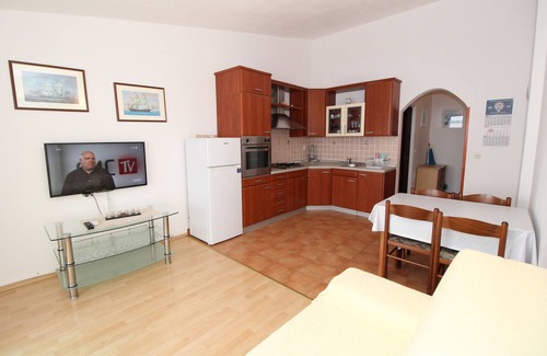 Kolan Apartment | One bedroom apartment near beach Mandre, Pag (A-6284-d)