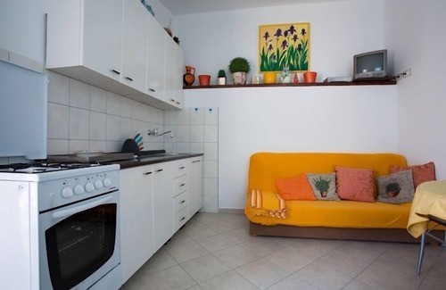 Poljana Apartment | One bedroom apartment with terrace Poljana, Ugljan (A-8523-e)