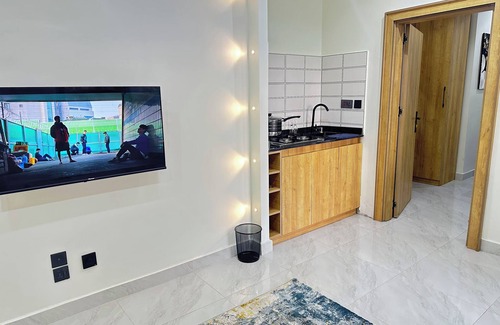 Wuse 2 Apartment | One bedroom Apartment with Balcony in the heart of Abuja (Wuse II)