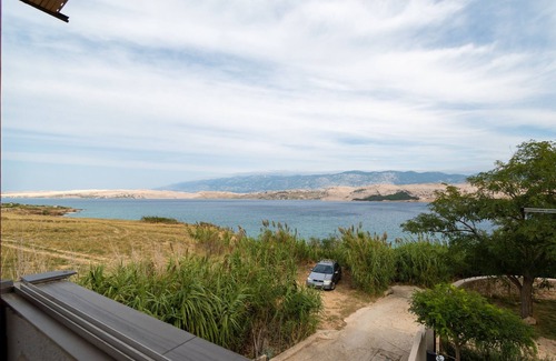 Zrce Apartment | One bedroom apartment with terrace and sea view Sveti Marko, Pag (A-21654-a)