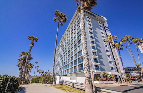 North Pacific Beach Condo | ONE BEDROOM CONDO 706