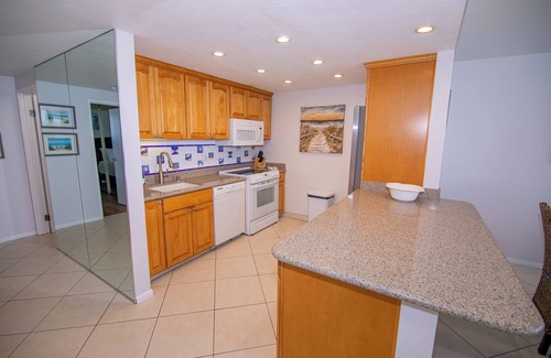 Pacific Beach Condo | ONE BEDROOM CONDO 709