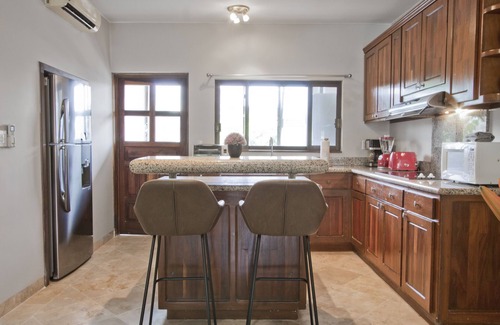 El Medano Ejidal Condo | one block to medano beach , 2 blocks to the Cabo Marina & Downtown Cabo