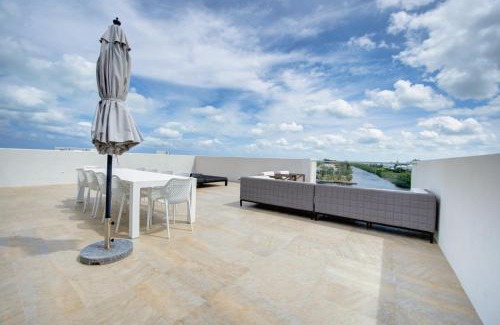 Seven Mile Beach Resort | ONE Canal Point