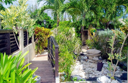 Ealing Park Villa | One of a Kind Insta-Worthy South Coast Villa - Ocean views