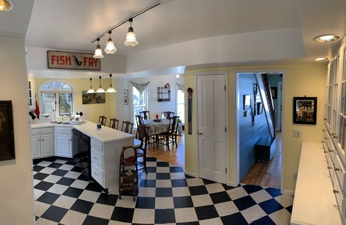 Castile House | One of a Kind Lakeside House on Silver Lake!n5 bedroom, 1 1/2 Bathrooms