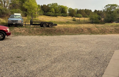 Collbran Apartment | One room guest house with hot tub, three twin beds, one futon, kitchen, bathroom