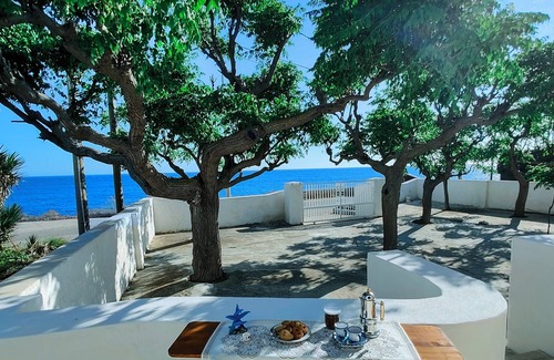 Petrosino Villa | One step away from the sea