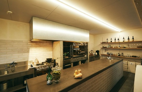 Mitoyo House | Onebuilding rental woodfired grill with food A/Mitoyo Kagawa