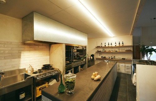 Mitoyo House | Onebuilding rental woodfired grill with food A/Mitoyo Kagawa