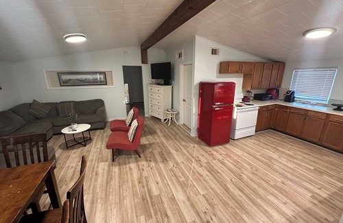 Pirates Beach West House | only a 2 block walk to a private beach perfect for families