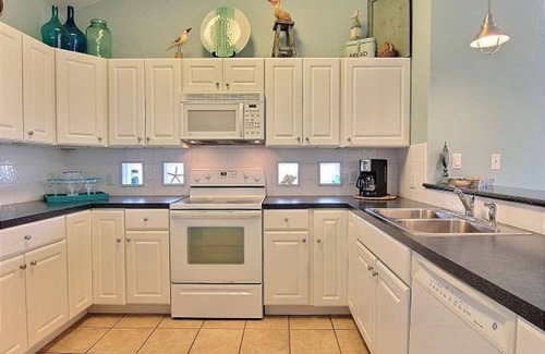 Sand Point House | ONLY In-Town Neighborhood w/Restaurant, Bar, Pool/Hot Tub, Beach & Cart Access