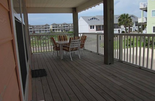 Sand Point House | ONLY In-Town Neighborhood w/Restaurant, Bar, Pool, Hot Tub, Beach & Cart Access