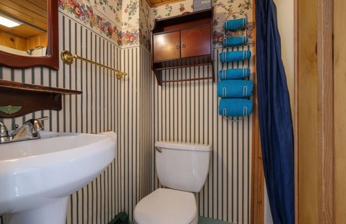 Trenton Hotel | Open Hearth Inn Suite 3 - 10 min to Acadia!